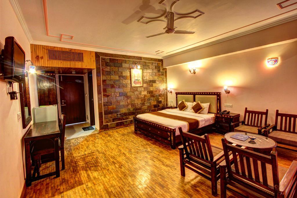 Hotel The Himachal Inn Manāli Екстериор снимка