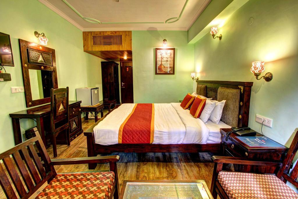 Hotel The Himachal Inn Manāli Екстериор снимка