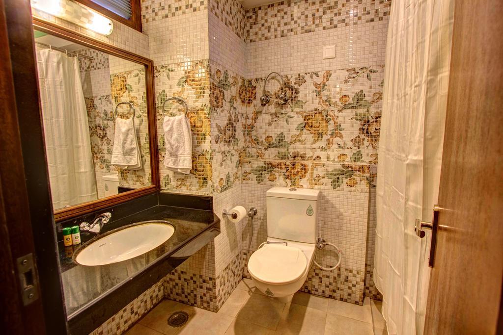 Hotel The Himachal Inn Manāli Екстериор снимка